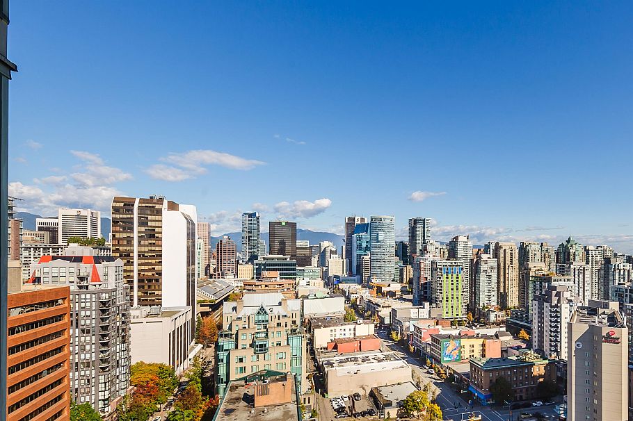 2404 1188 Howe Street Vancouver, BC - 10