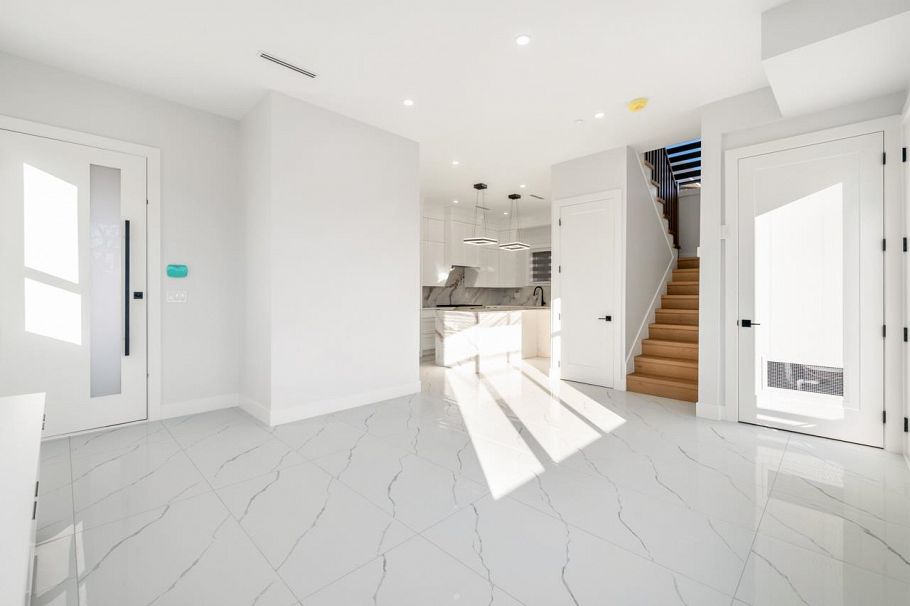 1328 E 64th Avenue Vancouver, BC - 5