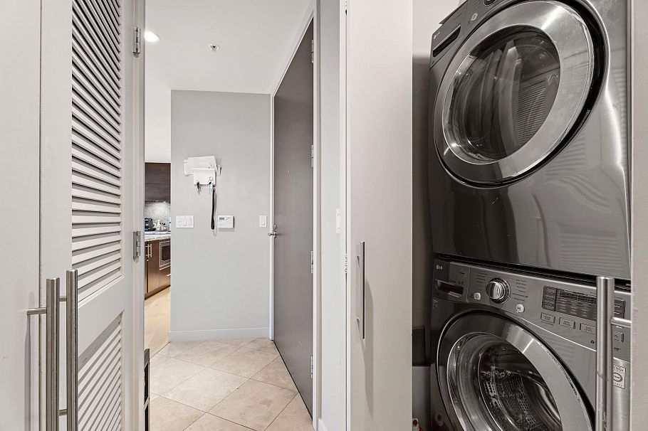 3403 938 Nelson Street Vancouver, BC - 22