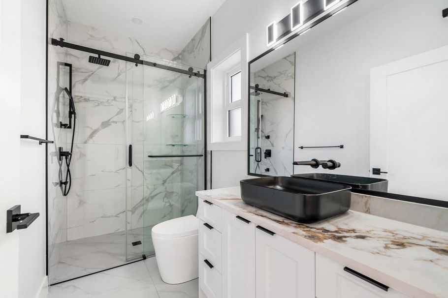 1330 E 64th Avenue Vancouver, BC - 13