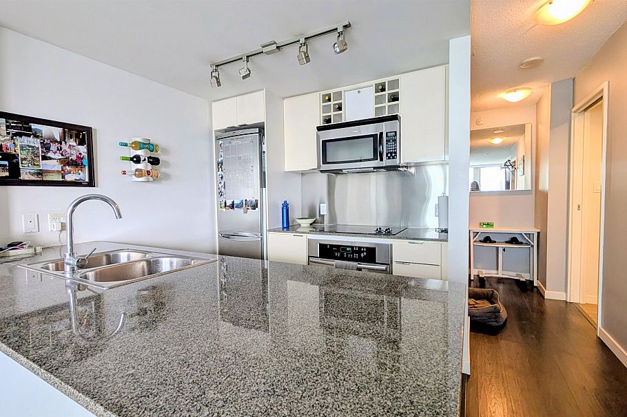 3301 233 Robson Street Vancouver, BC - 7