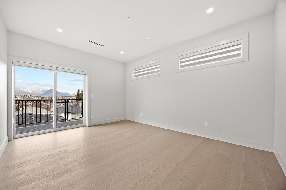 3015 E 19th Avenue Vancouver, BC - 21