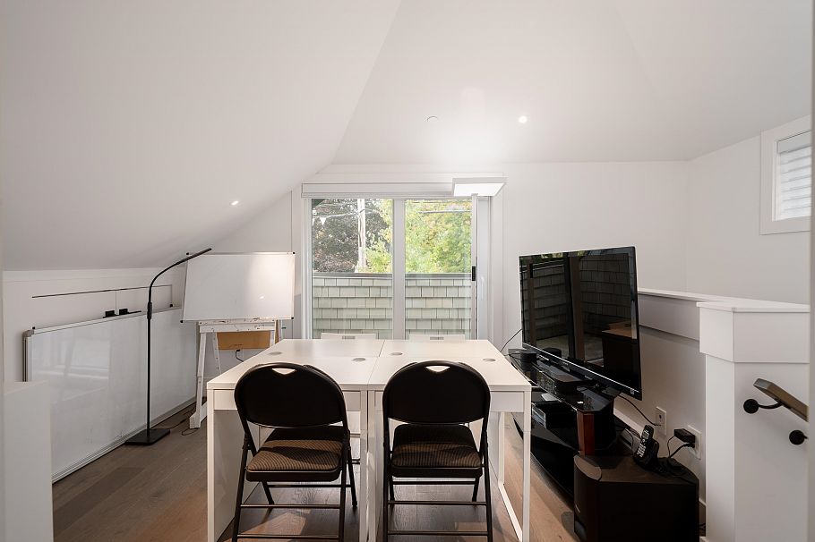 3792 W 34th Avenue Vancouver, BC - 34