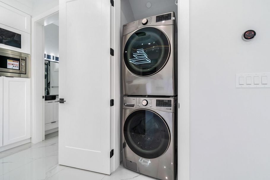 1330 E 64th Avenue Vancouver, BC - 16