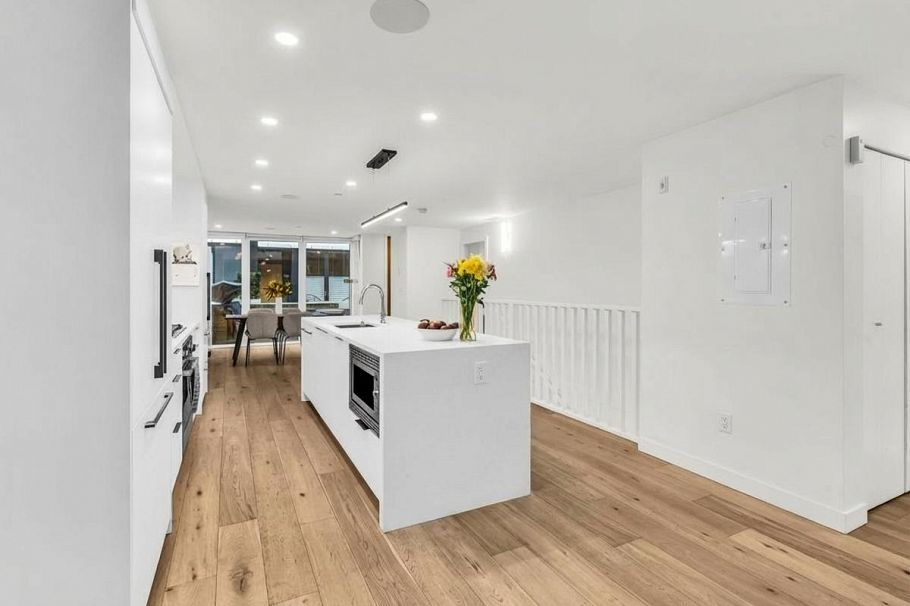 102 649 E 3rd Street North Vancouver, BC - 14