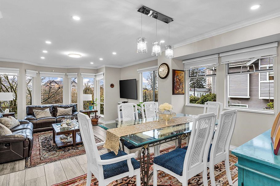 6 220 E Keith Road North Vancouver, BC - 2