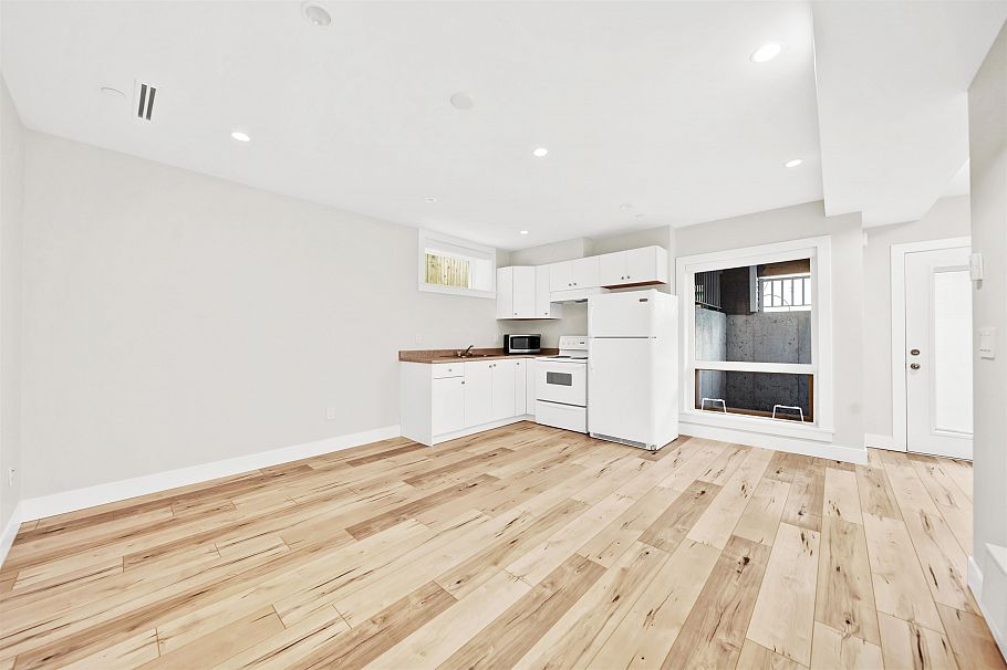 945 E 20th Avenue Vancouver, BC - 25