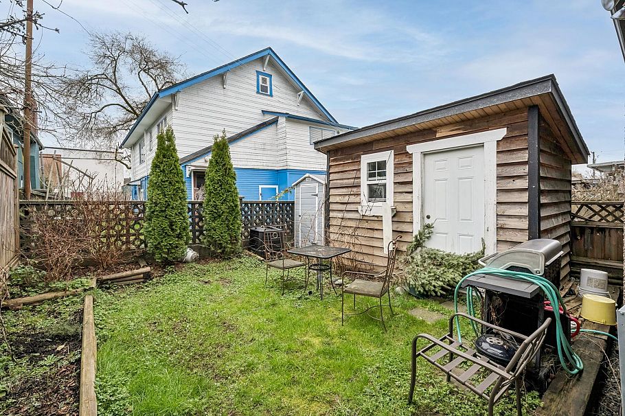 2148 2150 Ferndale Street Vancouver, BC - 21