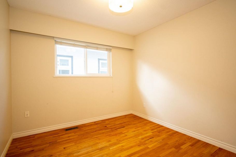 2654 Oxford Street Vancouver, BC - 25