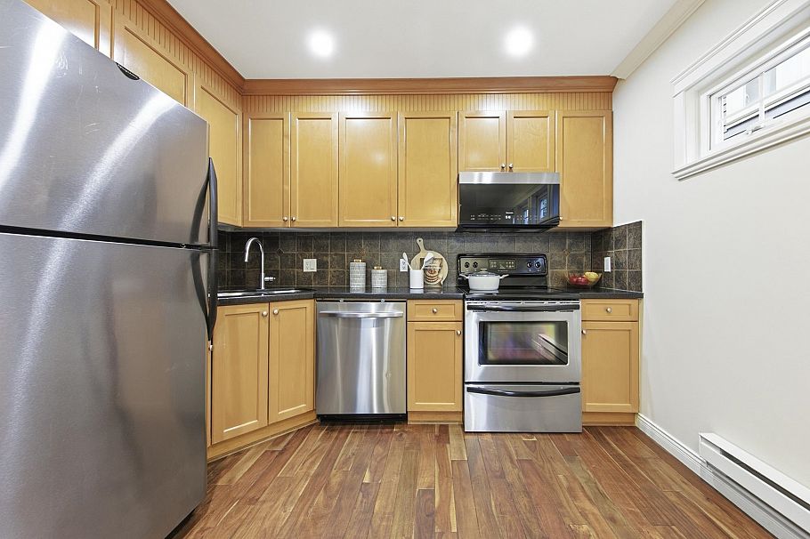 1737 Frances Street Vancouver, BC - 13