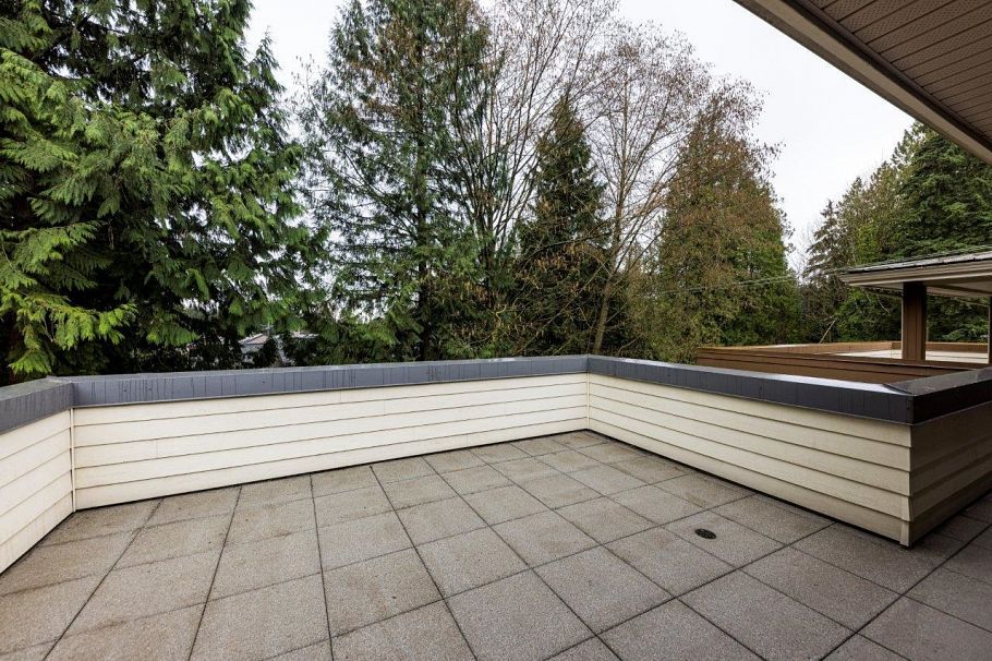 PH1 2832 Capilano Road North Vancouver, BC - 21
