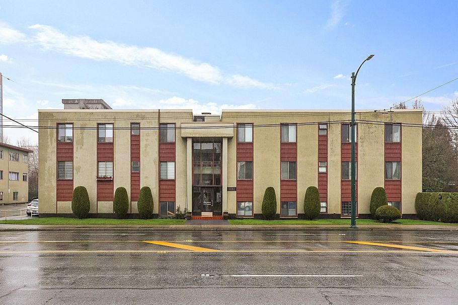 201 2880 Oak Street Vancouver, BC - 1