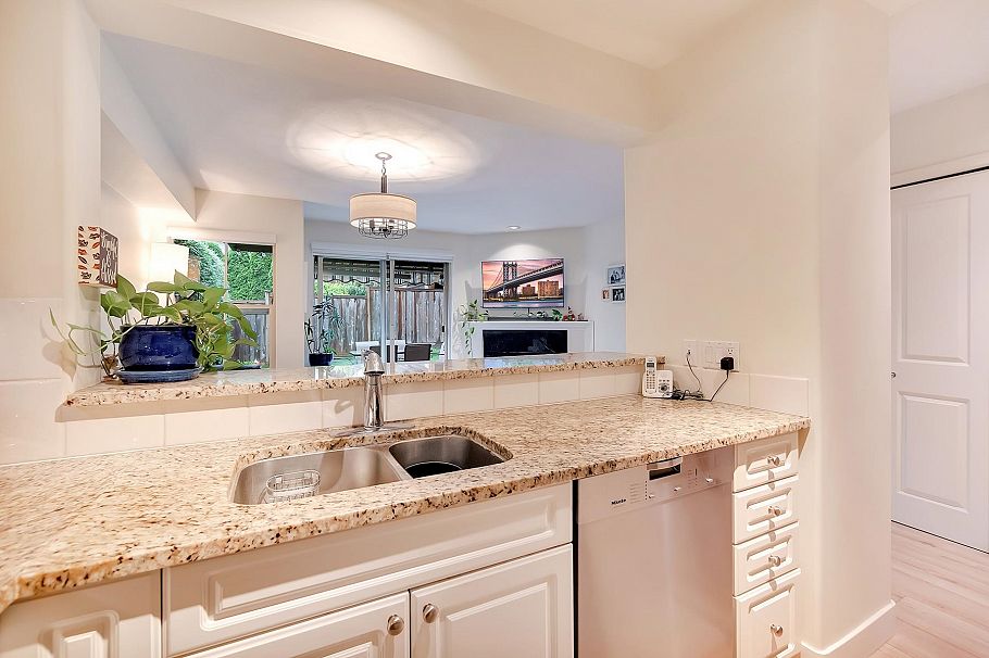 18 1550 Larkhall Crescent North Vancouver, BC - 21