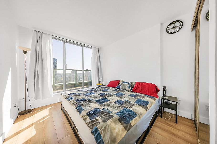 2404 1188 Howe Street Vancouver, BC - 11