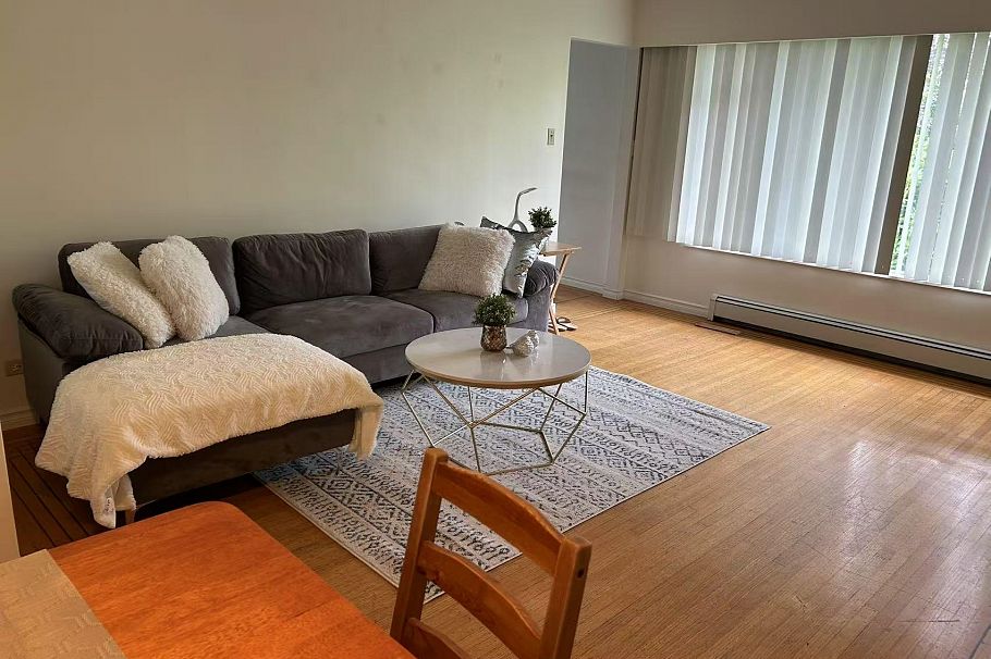 3514 W 8th Avenue Vancouver, BC - 5