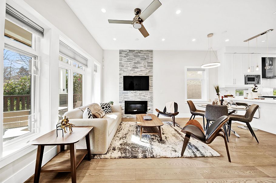 945 E 20th Avenue Vancouver, BC - 4