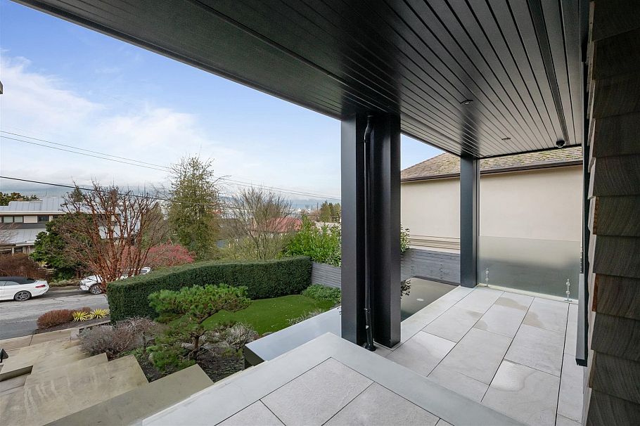 4546 Langara Avenue Vancouver, BC - 23