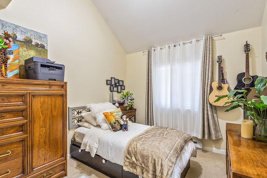 205 1518 Bowser Avenue North Vancouver, BC - 14