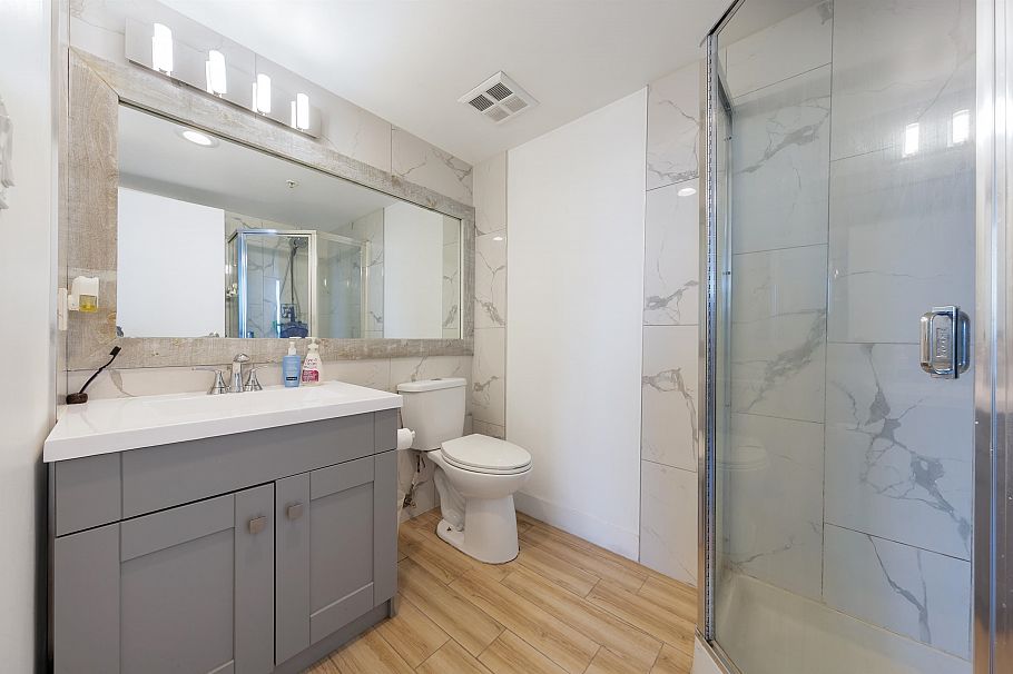 2404 1188 Howe Street Vancouver, BC - 17