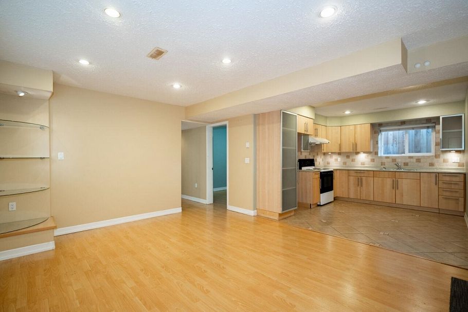 2654 Oxford Street Vancouver, BC - 21