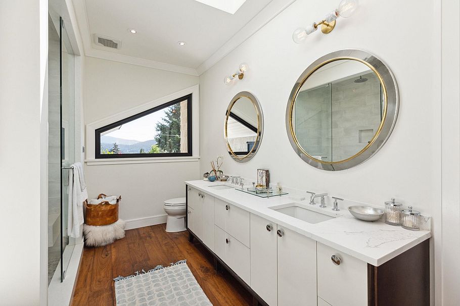 939 Friar Crescent North Vancouver, BC - 24