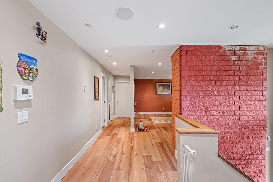 1329 Appin Road North Vancouver, BC - 8