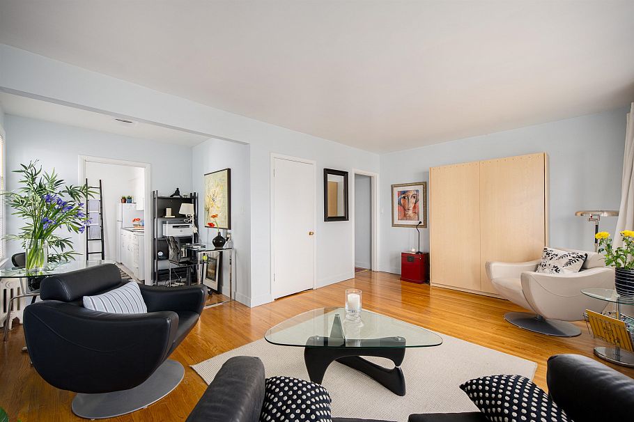 303 1565 Burnaby Street Vancouver, BC - 1