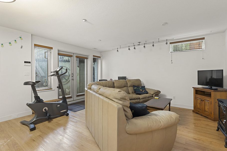 3472 W 13th Avenue Vancouver, BC - 32