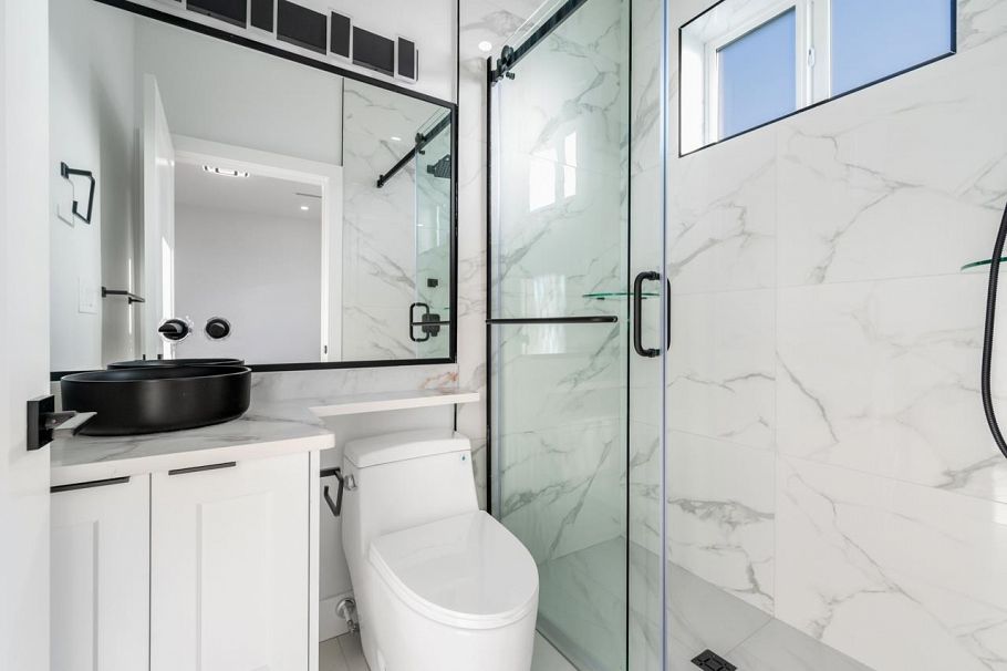 1328 E 64th Avenue Vancouver, BC - 16