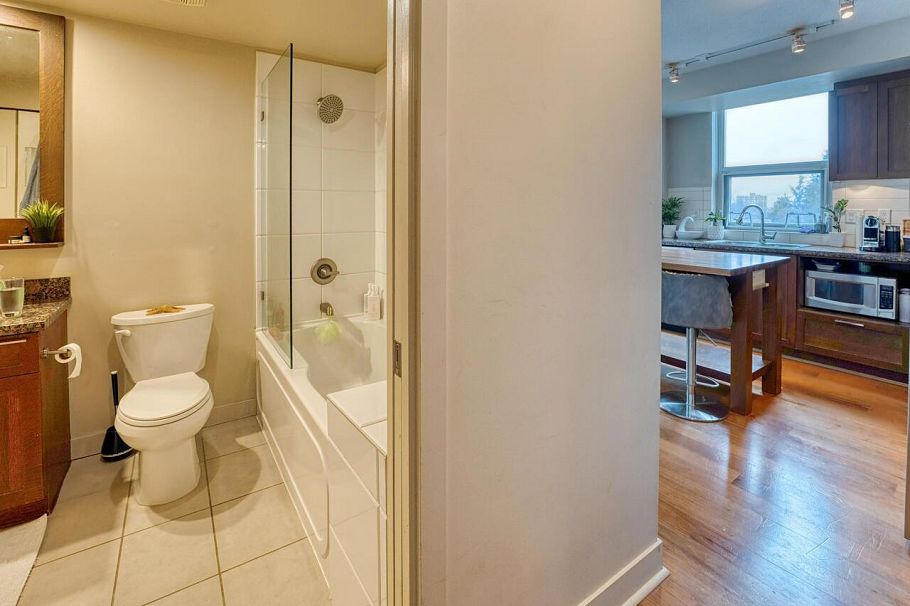 710 2228 W Broadway Vancouver, BC - 11