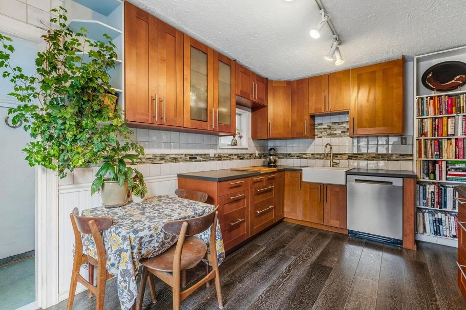 2917 E 28th Avenue Vancouver, BC - 9