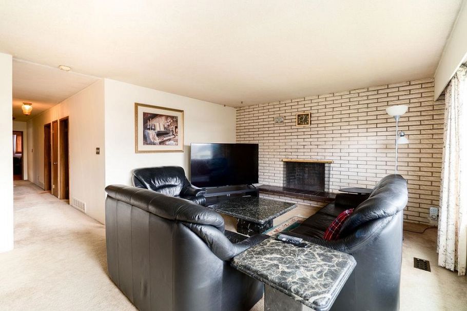 437 E 55th Avenue Vancouver, BC - 3