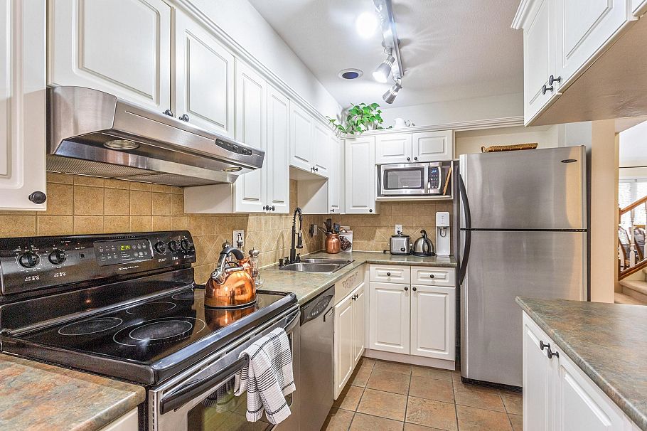 205 1518 Bowser Avenue North Vancouver, BC - 16