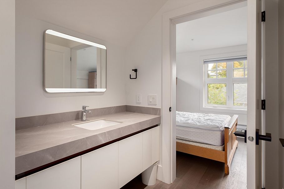 3792 W 34th Avenue Vancouver, BC - 36