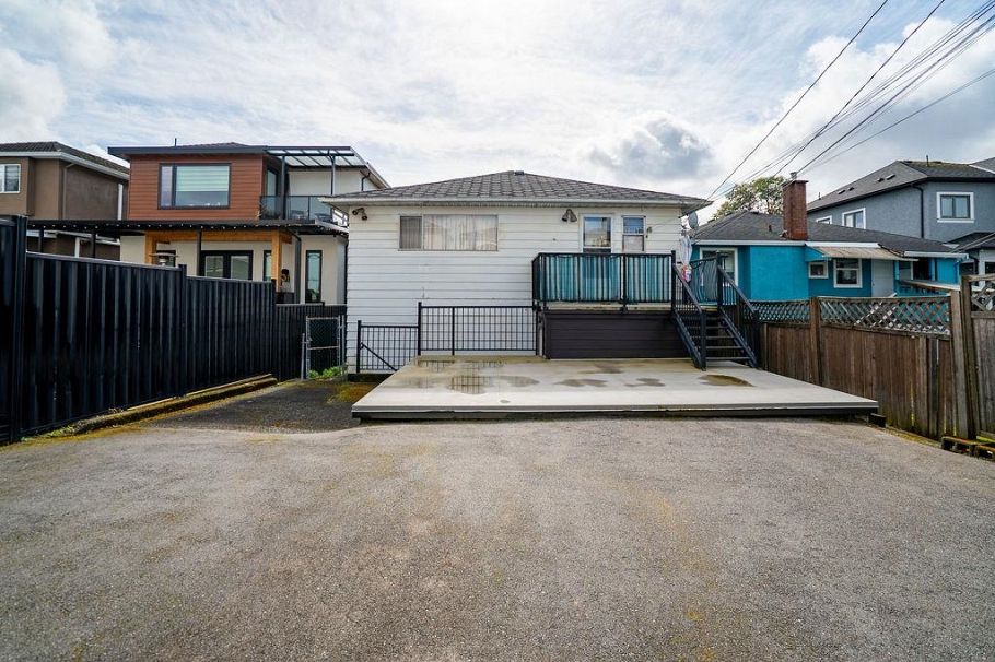 437 E 55th Avenue Vancouver, BC - 16