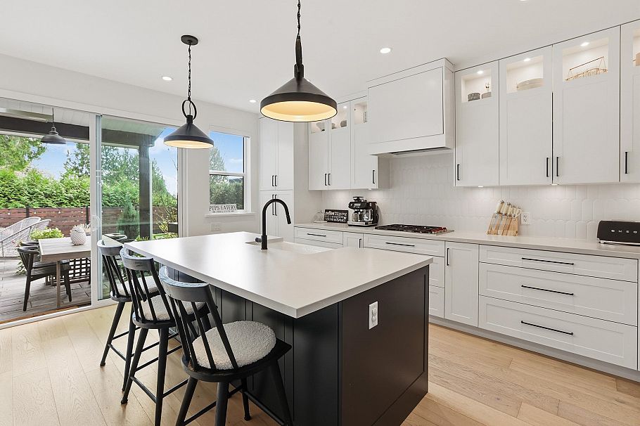 1725 Peters Road North Vancouver, BC - 8