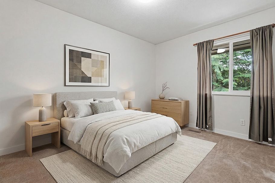 2329 Mountain Highway North Vancouver, BC - 22