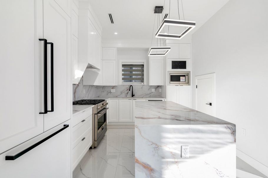 1328 E 64th Avenue Vancouver, BC - 8