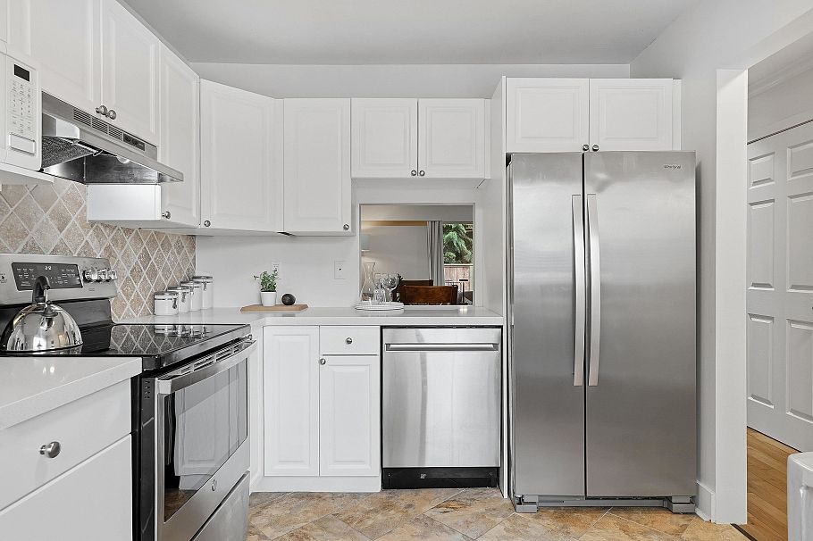 2329 Mountain Highway North Vancouver, BC - 5