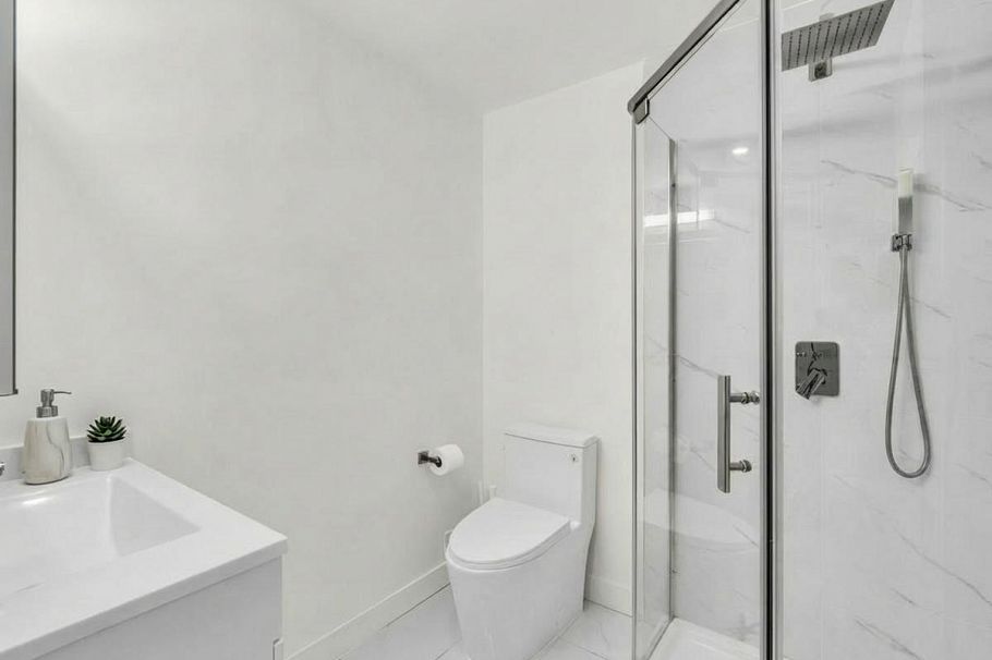 102 649 E 3rd Street North Vancouver, BC - 29