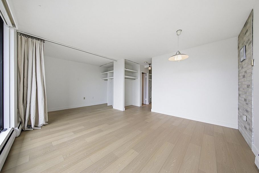 2103 1330 Harwood Street Vancouver, BC - 3