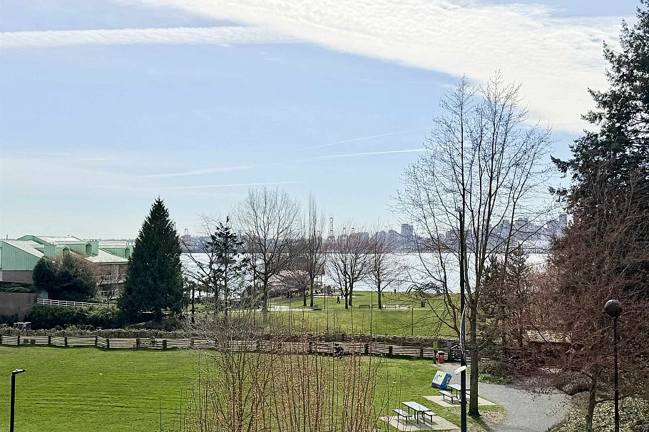 319 255 W 1st Street North Vancouver, BC - 33