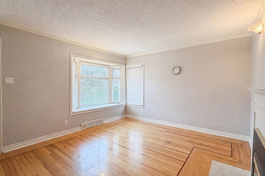 1939 E 39th Avenue Vancouver, BC - 6