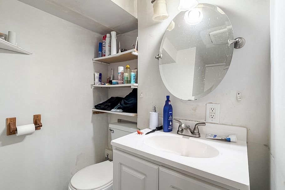 1939 E 39th Avenue Vancouver, BC - 30