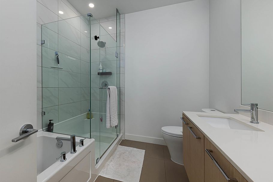 17 602 Lile Drive North Vancouver, BC - 17