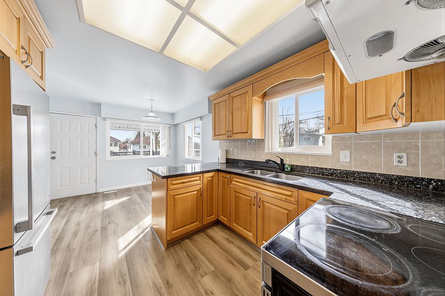 3206 Adanac Street Vancouver, BC - 14