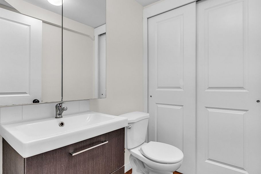 4446 Quebec Street Vancouver, BC - 27