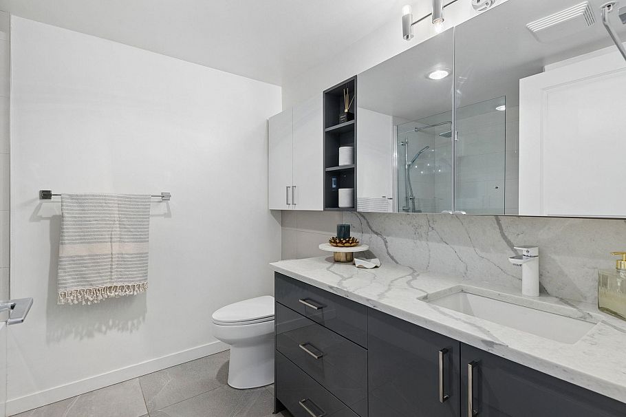 3203 2138 Madison Avenue Burnaby, BC - 32