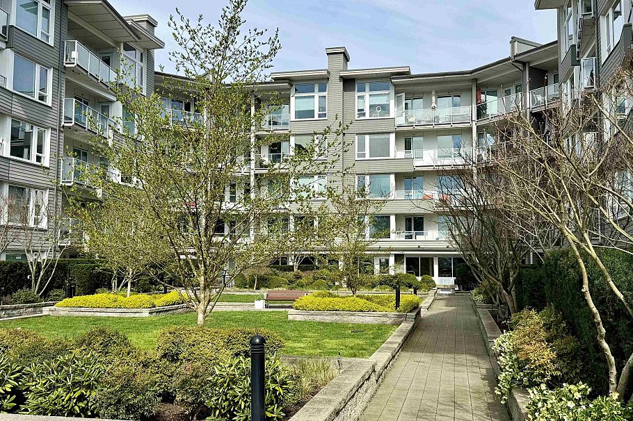 319 255 W 1st Street North Vancouver, BC - 34