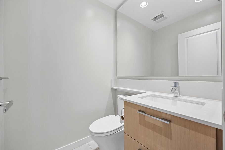 7 3483 Ross Drive Vancouver, BC - 7